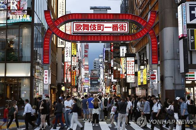 일본 도쿄 신주쿠 가부키초 [EPA 연합뉴스 자료사진. 재판매 및 DB 금지]