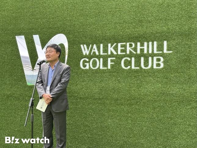 현몽주 SK네트웍스 워커힐 호텔앤리조트 대표가 19일 워커힐 골프클럽 미디어데이에서 골프클럽에 대해 설명하고 있다. / 사진=정혜인 기자 hij@