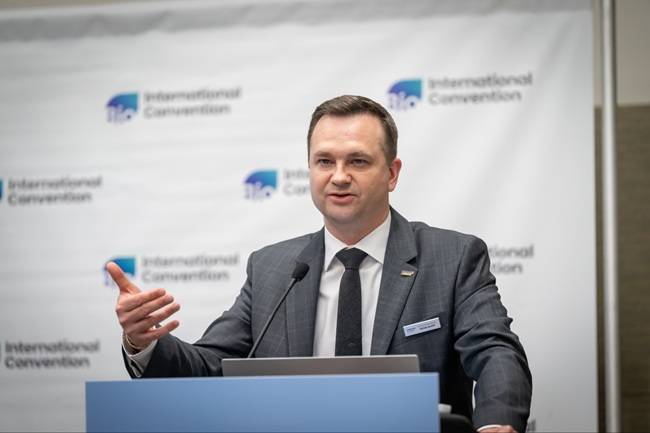 18일(미국 현지시간) 케빈 샤프(Kevin Sharp) 삼성바이오로직스 영업센터 세일즈앤드오퍼레이션담당 부사장이 회사 경쟁력과 세일즈 전략 등에 대해 설명하고 있다./제공=삼성바이오로직스