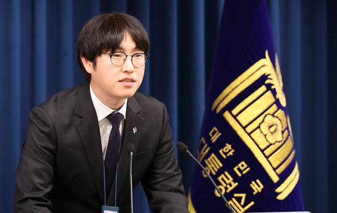 하정우 AI미래기획수석이 19일 용산 대통령실에서 이공계특별법 관련 브리핑을 하고 있다.(사진=연합뉴스)