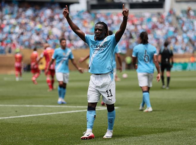 19일 미국 필라델피아의 링컨 파이낸셜 필드에서 열린 국제축구연맹(FIFA) 클럽 월드컵 G조 1차전 위다드와 경기에서 팀의 두 번째 골을 넣고 세레머니하는 맨시티의 제레미 도쿠