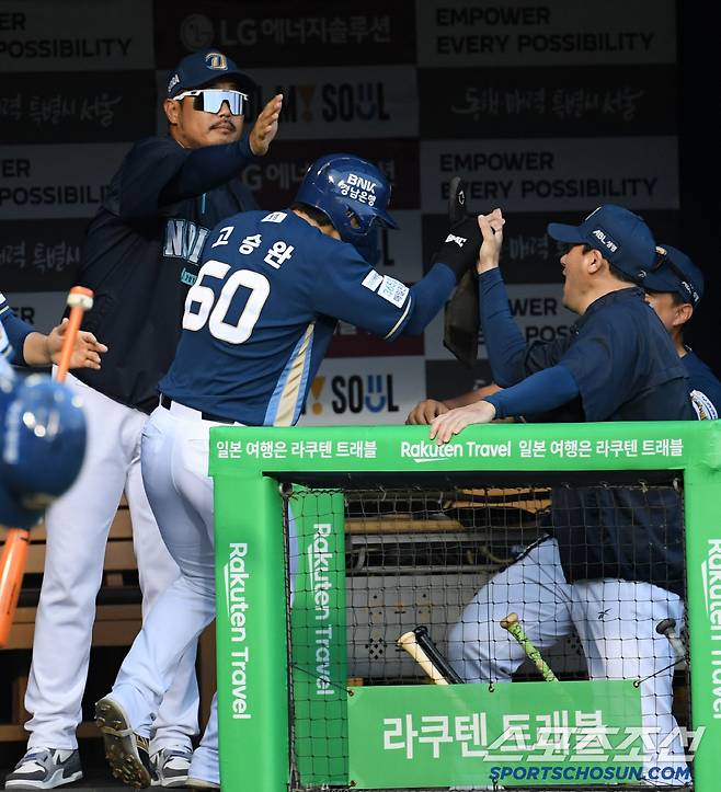 이호준 감독의 아낌없는 칭찬.