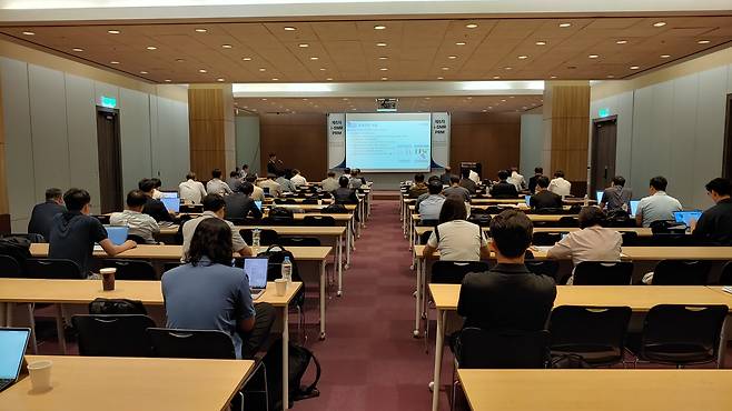 한수원이 16일부터 닷새간 서울 코엑스에서 ‘혁신형 SMR 표준설계 안전성분석보고서 2차 집중검토 회의’를 진행했다. / 한수원 제공