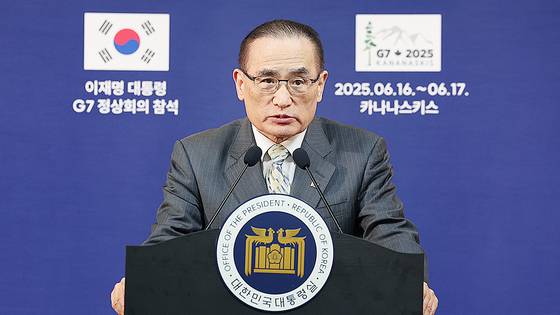 주요국(G7) 정상회의 일정이 마무리된 17일 저녁(현지시간) 위성락 국가안보실장이 캐나다 알바타주 캘거리 프레스센터에서 브리핑을 하고 있다. 김현동 기자