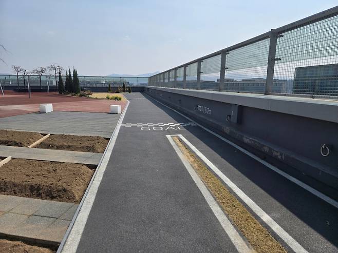 러닝과 거리가 먼 기자에게도 도전 욕구를 심어 준 넥슨 옥상 산책로./사진=이찬종 기자