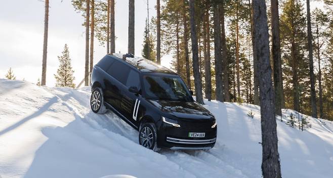 레인지로버 전기차가 북유럽 혹한 테스트를 성공적으로 마무리했다. /사진=JLR코리아