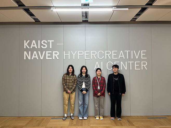 이번 연구를 수행한 이가영(왼쪽부터) 네이버 AI 랩 연구원, 권다희 KAIST 김재철AI대학원·한지연 박사과정.[KAIST 제공]
