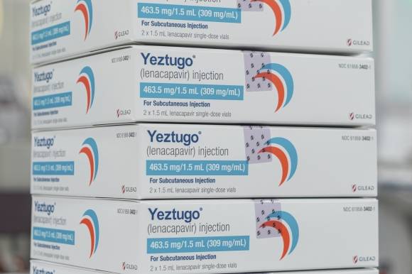 글로벌 제약사 길리어드 사이언스가 미 식품의약국(FDA) 승인을 받은 HIV 예방주사제 ‘예즈투고’(Yeztugo·성분명 레나카파비르). AP 뉴시스