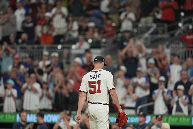 완봉승 목전에서 마운드를 내려오는 크리스 세일.     애틀랜타 | AP연합뉴스