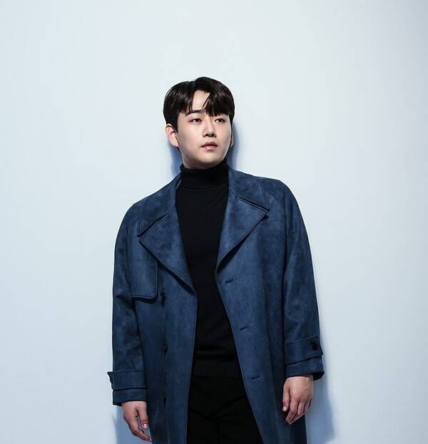 ▲ 자립준비청년돕기 자선 경매에 자신의 의류를 기부한 황영웅. 출처|황영웅 인스타그램