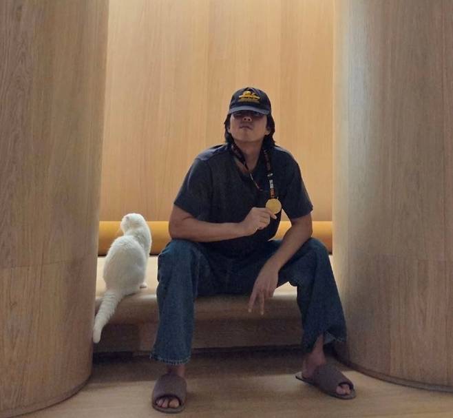 공유. 사진|공유 인스타그램