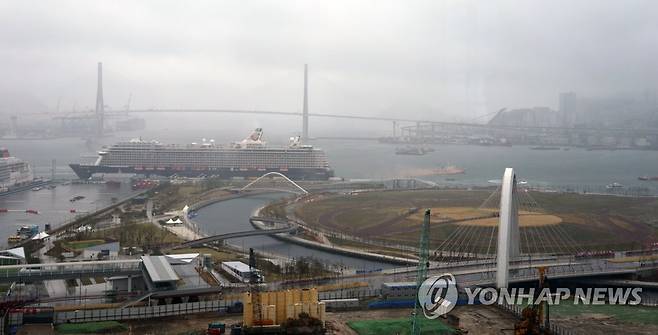 북항야구장 건립 후보지로 거론되는 부산 북항 랜드마크 부지 [연합뉴스 자료사진]