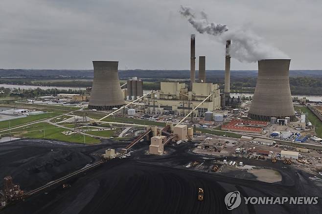 미국 오하이오주 체셔에 위치한 석탄화력 발전소 [AP 연합뉴스 자료사진. 재배포 및 DB 금지]