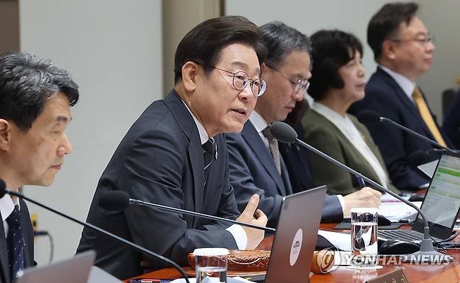李대통령, 국무회의 주재…새 정부 첫 추경안 심의