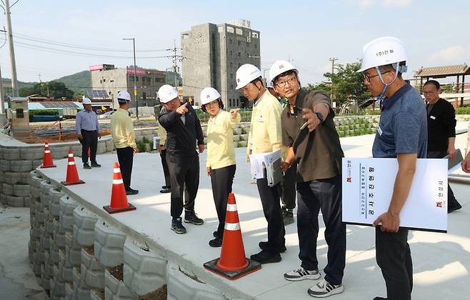 안성시는 여름철 장마에 대비해 관내 재해복구사업장에 대한 현장점검을 실시했다. 사진=안성시