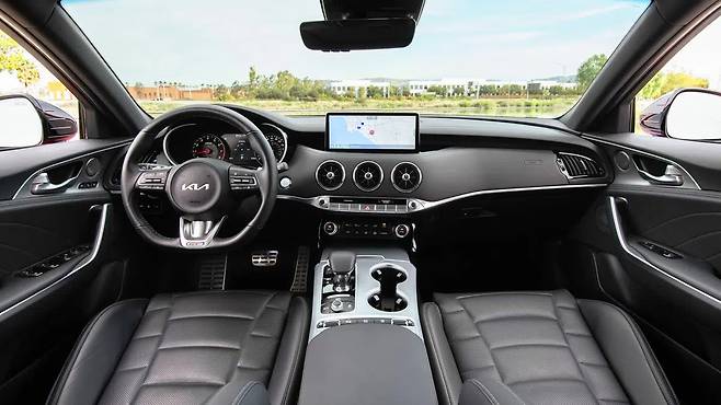 기아 스팅어 GT 실내