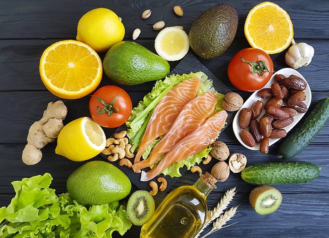 복부 지방이 많아 뱃속이 더욱 불편한 느낌이 든다면, 이때는 내장 비만과 뱃살을 태우는 식단 조절이 필요하다. [사진=게티이미지뱅크]