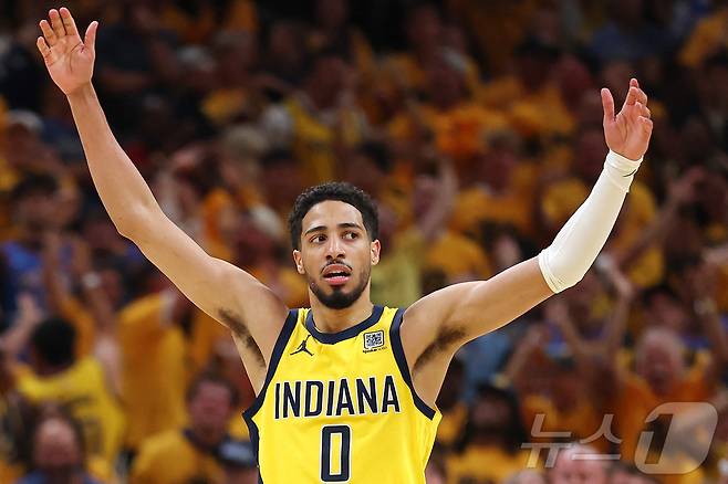부상 중임에도 NBA 파이널 출전을 감행한 인디애나 할리버튼. ⓒ AFP=뉴스1