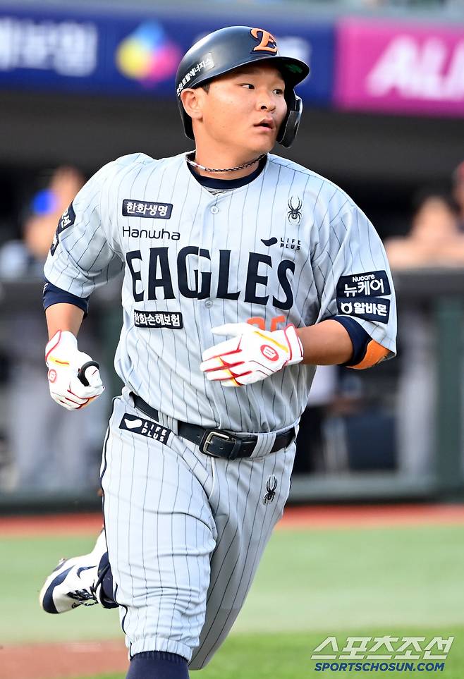 18일 부산 사직야구장에서 열린 한화와 롯데의 경기, 2회초 한화 김태연이 안타를 치고 있다. 부산=허상욱 기자wook@sportschosun.com/2025.06.18/