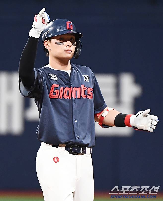 29일 서울 고척스카이돔에서 열린 롯데-키움전. 7회초 1사 2루 윤동희가 1타점 2루타를 친 후 기뻐하고 있다. 고척=정재근 기자 cjg@sportschosun.com/2025.4.29/