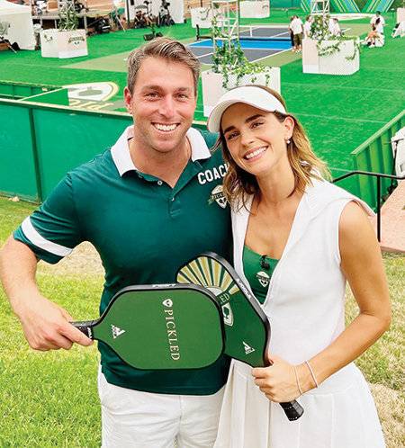 피클볼의 대중화에&nbsp;물꼬를 튼 셀럽들.&nbsp;엠마왓슨(오른쪽).