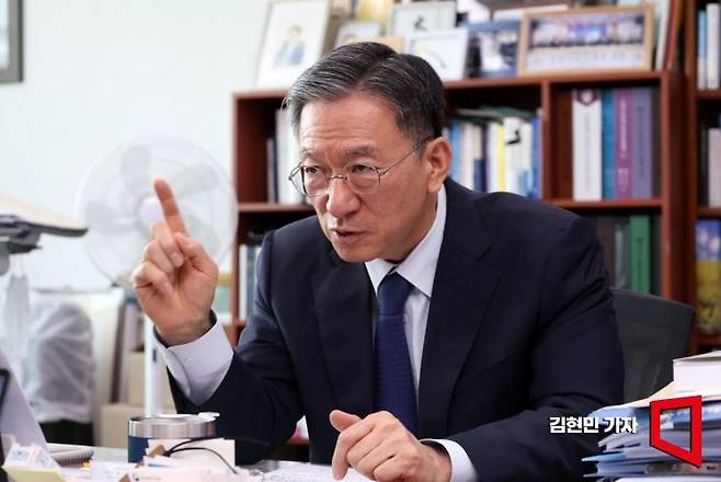 정성호 더불어민주당 의원이 17일 국회에서 아시아경제와 인터뷰를 하고 있다. 2025.6.17 김현민 기자