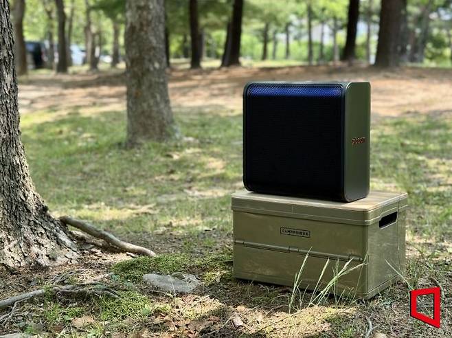 LG전자의 프리미엄 포터블 스피커 '엑스붐(xboom)' 스테이지 301. 캠핑장처럼 개방된 야외 공간에서 활용해도 공연장 같은 묵직한 사운드를 구현한다. 장희준 기자