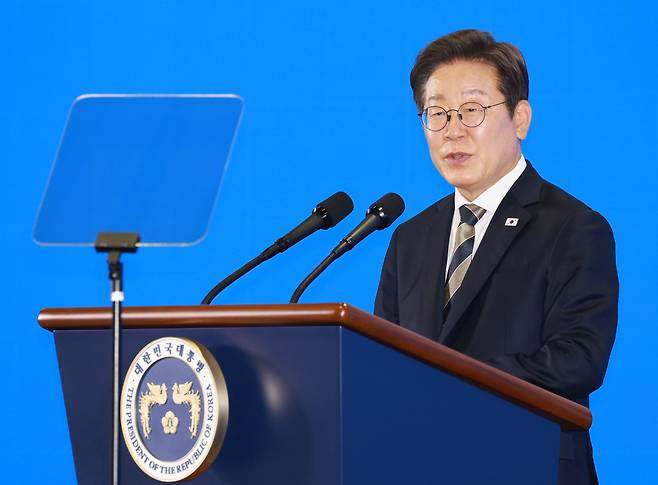 이재명 대통령이 20일 울산전시컨벤션센터에서 열린 울산 인공지능(AI) 데이터센터 출범식에서 격려사를 하고 있다. /연합뉴스