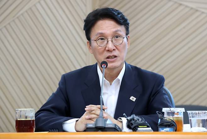 김민석 국무총리 후보자가 20일 오전 대구 수성구 알파시티 내 대구디지털혁신진흥원에서 열린 '인공지능 전환(AX) 연구거점 조성을 위한 경청 간담회'에 참석해 모두발언을 하고 있다. /뉴스1