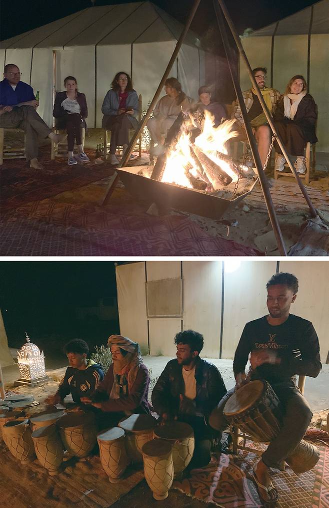 악기 연주와 음악이 더해진 캠프파이어 현장