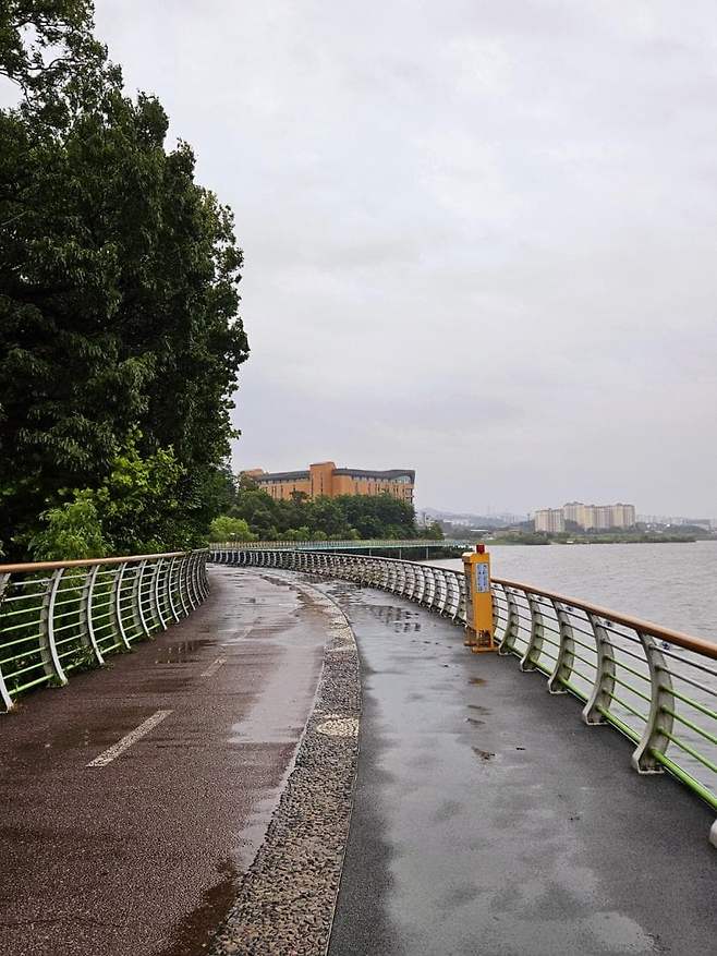 06bcdb27eae639aa658084e54484746b2abc15550654dde12b5368e972c467408aec5511fac2bc9e370815e7