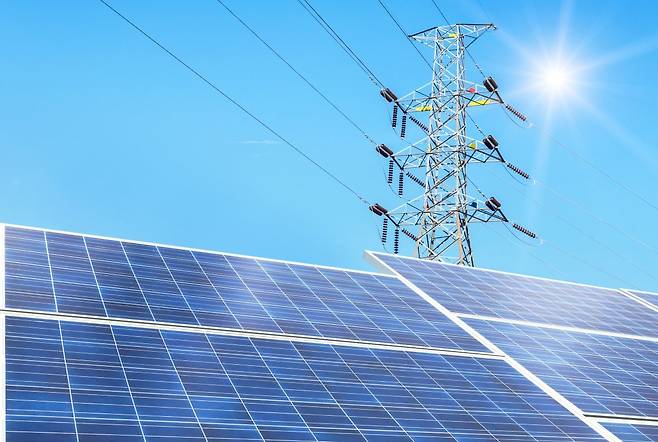 태양광발전 등 국내 재생에너지 확대를 위한 과제로 송전망 구축이 지목된다. 게티이미지코리아