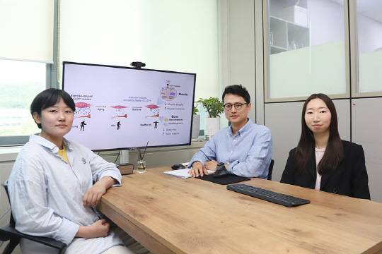 양용열(가운데) 생명연 박사 연구팀. 생명연 제공