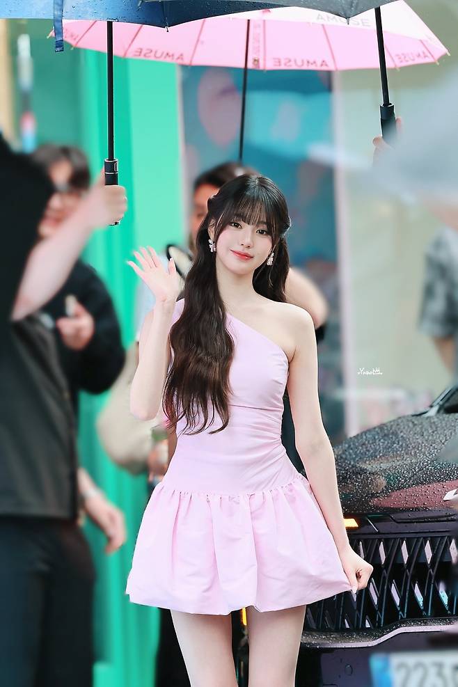 IccBxj.jpg 오늘자 장원영 ㄷㄷㄷ