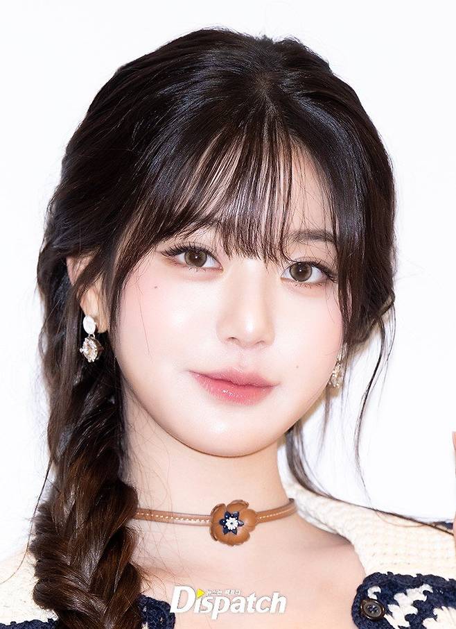 4f0d74fb-2022-4e99-83b4-6def8cc54904.jpg 오늘자 미우미우 아이브 장원영 기사사진