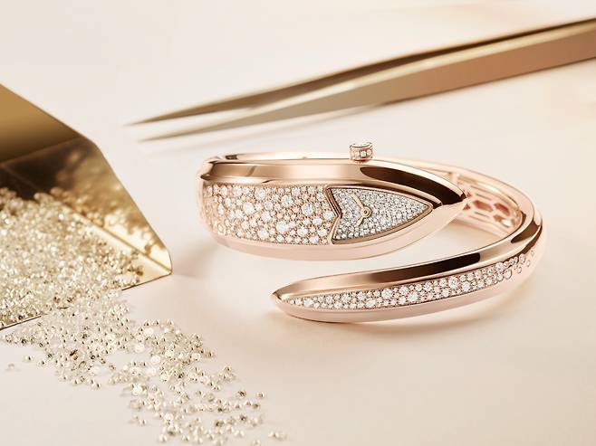 세르펜티 에테르나. 사진 불가리