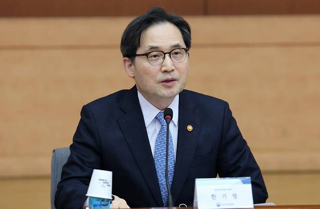 한기정 공정거래위원장이 서울 종로구 정부서울청사 별관 국제회의실에서 열린 항공운송시장 경쟁촉진과 소비자 보호를 위한 관계부처 MOU 및 이행감독위원회 발족식에서 발언을 하고 있다./사진제공=뉴스1 /사진=(서울=뉴스1) 임세영 기자