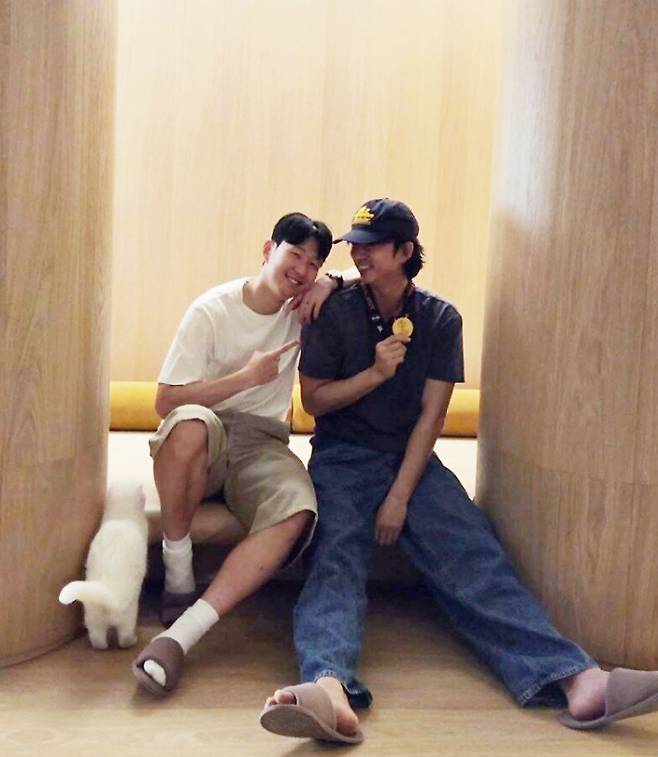 배우 공유가 축구 선수 손흥민과 우정을 과시했다. /사진=공유 인스타그램 캡처