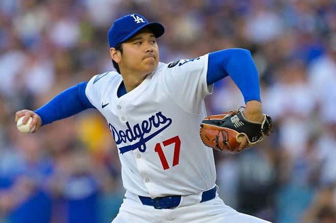 LA다저스 투타 겸업 오타니 쇼헤이가 오는 23일 두 번째 재활 등판에 나선다. 사진은 지난 17일 미국 캘리포니아주 로스앤젤레스 다저스타디움에서 열린 샌디에이고 파드리스와의 경기에 선발 등판한 오타니의 모습. /사진=로이터