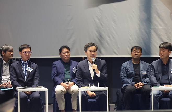 김동연 경기도지사가&nbsp;19일 수원 라마다프라자호텔에서 열린 주 4.5일제 시범사업 업무협약식에서 발언하고 있다. 경기도 제공