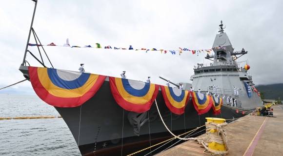 20일 경남 고성군 SK오션플랜트에 진수된 최신예 호위함 경북함. 2025.6.20 해군 제공