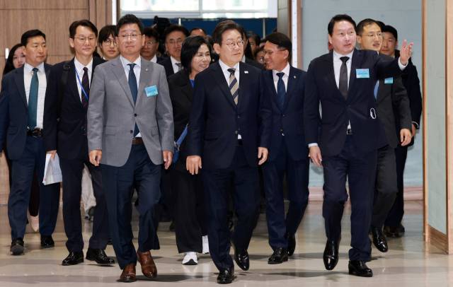 이재명 대통령이 20일 울산전시컨벤션센터에서 열린 울산 인공지능(AI) 데이터센터 출범식에 참석하고 있다. 연합뉴스