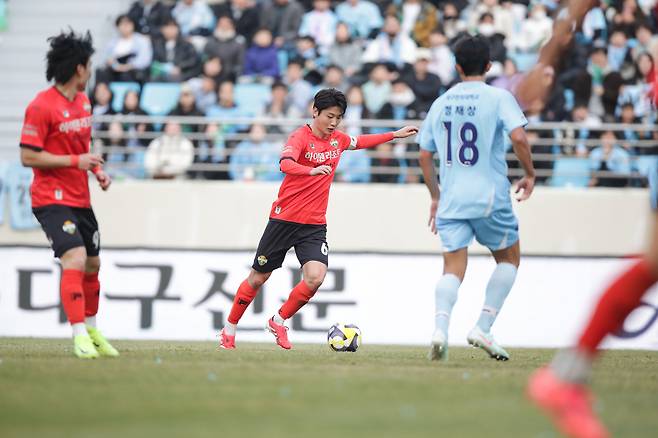 K리그1 강원FC와 대구FC의 경기 모습. 프로축구연맹 제공