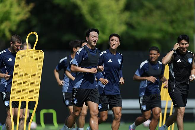 울산 HD 선수들이 미국 노스캐롤라이나주 샬럿의 아트리움 헬스 퍼포먼스 파크에서 훈련하고 있다. 울산 HD 제공