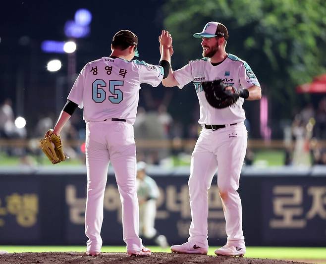 ▲ 19일 팀 승리를 모든 동료들의 공으로 돌린 위즈덤 ⓒ연합뉴스