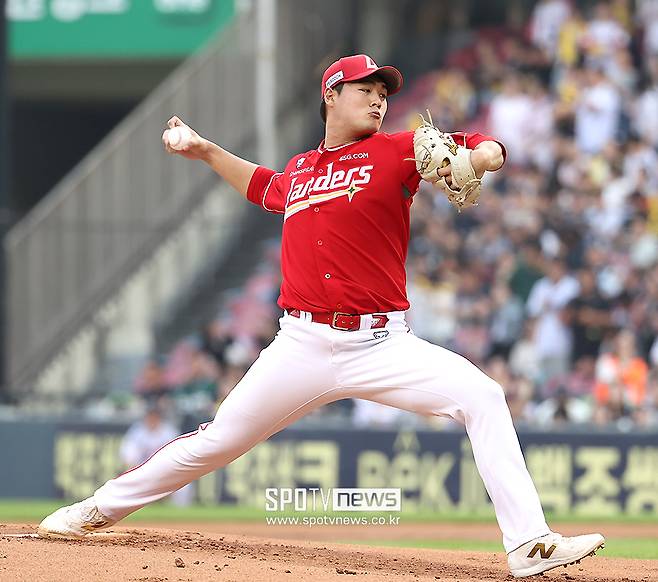 ▲ 묵직한 패스트볼이 인상적이었던 전영준은 불펜 롱릴리프로 계속 1군에서 활용될 예정이다 ⓒ곽혜미 기자
