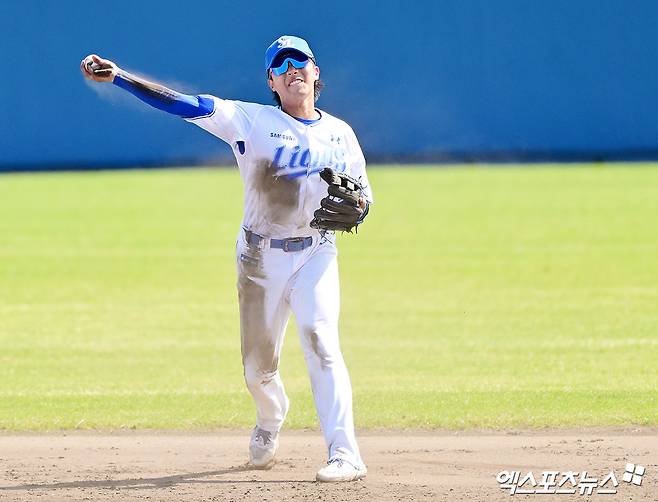 삼성 라이온즈 내야수 이재현이 올해 정규시즌 경기에 출전해 수비에 임하고 있다. 엑스포츠뉴스 DB