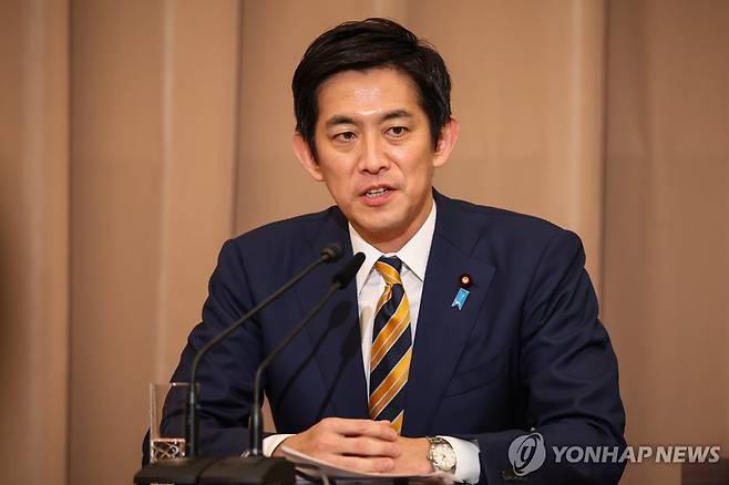 일본 조선업 부활 제언 방안 정리한 고바야시 의원 [EPA 연합뉴스 자료사진. 재판매 및 DB 금지]