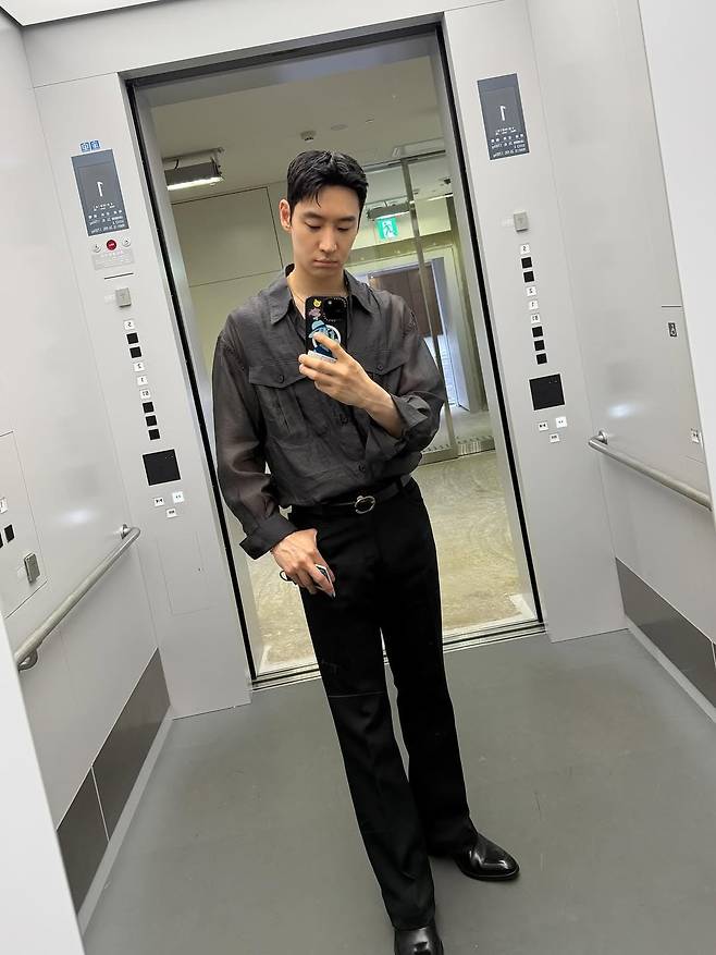 사진 = 이제훈 인스타그램