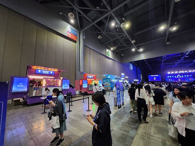 - 맛있는 푸드트럭도 준비돼 있다&nbsp;